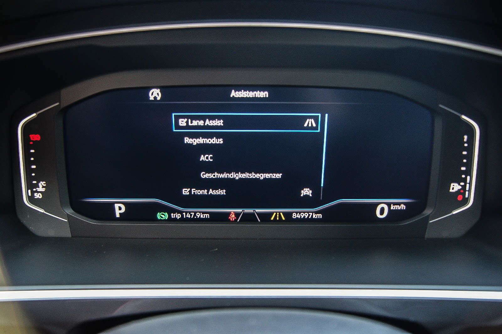 Fahrzeugabbildung Volkswagen Tiguan 20TDI 4Motion R-LINE BLACK STHZG LED ANHZ