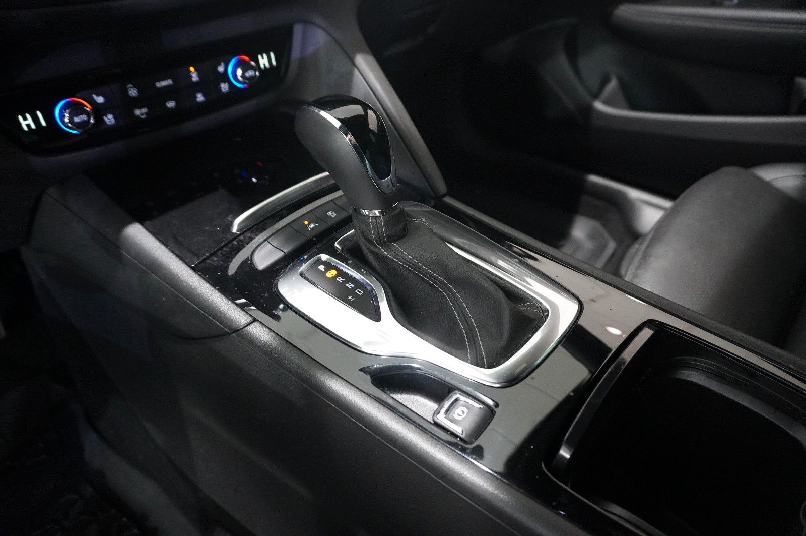 Fahrzeugabbildung Opel Insignia B ST 2.0D BUSINESS NAVI/HUD/KAMERA/AHK