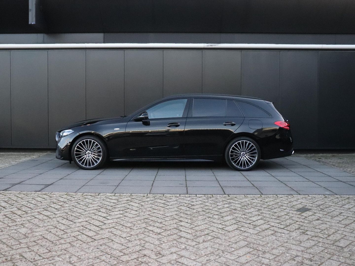 Mercedes-Benz C 300 Estate e Business Solution | AMG LINE | LE imagem 2