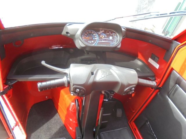 Fahrzeugabbildung Piaggio Ape 50 Kasten Heizung Unterbodenschutz Radio Dro