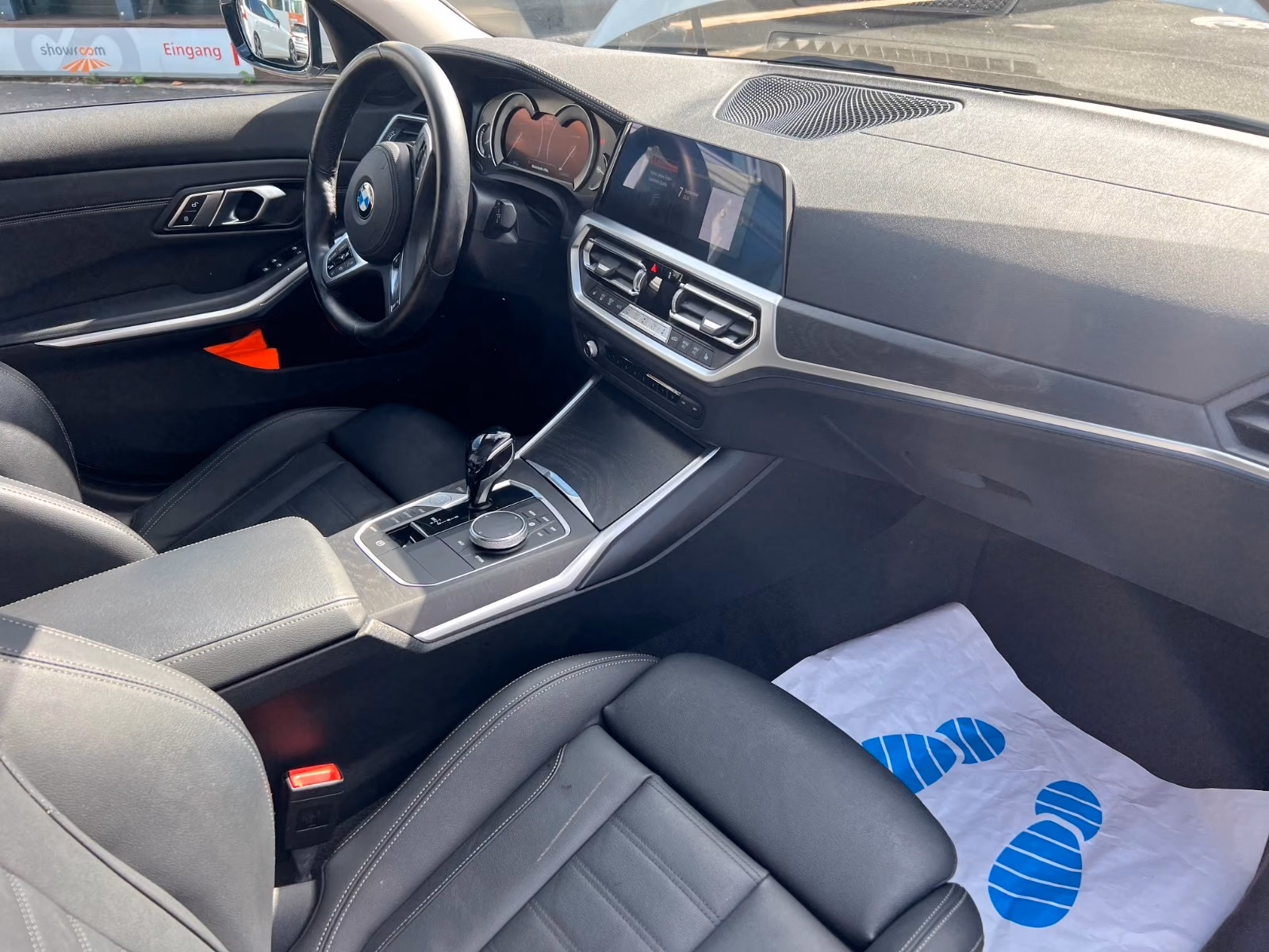 BMW 330 i xDrive Touring Luxury Line Pano