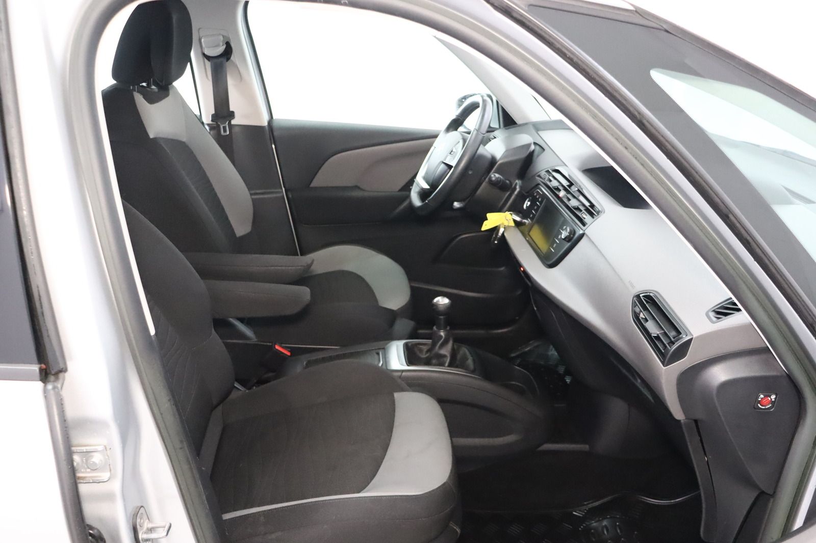 Fahrzeugabbildung Citroën Grand C4 Picasso VTi 120 * Navi * PDC * Tempomat