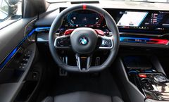 BMW M5/ BOWERS&WILKINS/ LED/ FROZEN BLACK/ M DRIVE BMW M5/ BOWERS&WILKINS/ LED/ FROZEN BLACK/ M DRIVE