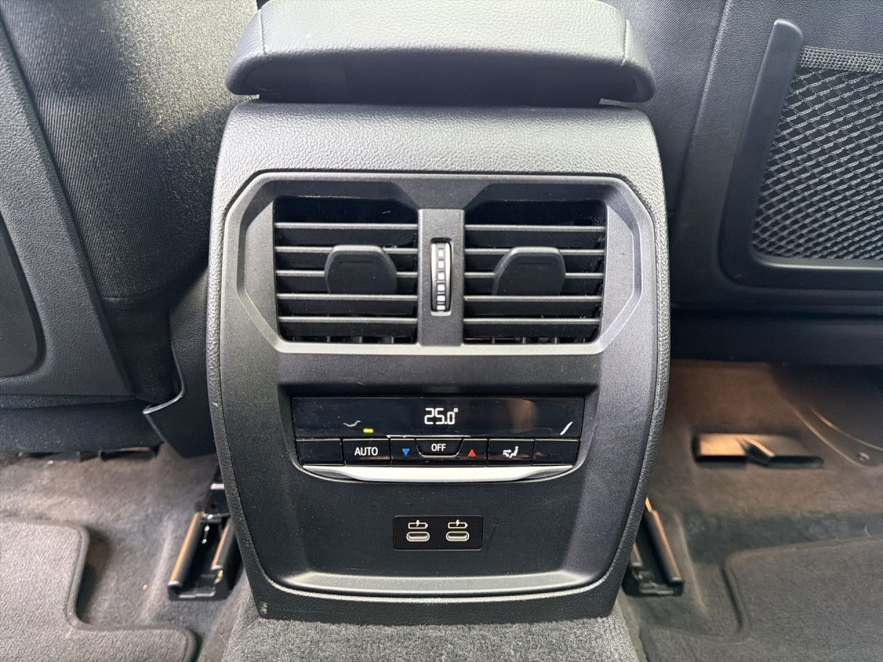 BMW 320i Touring LiCoPro Panorama DrAs Kamera Sitzh foto 11