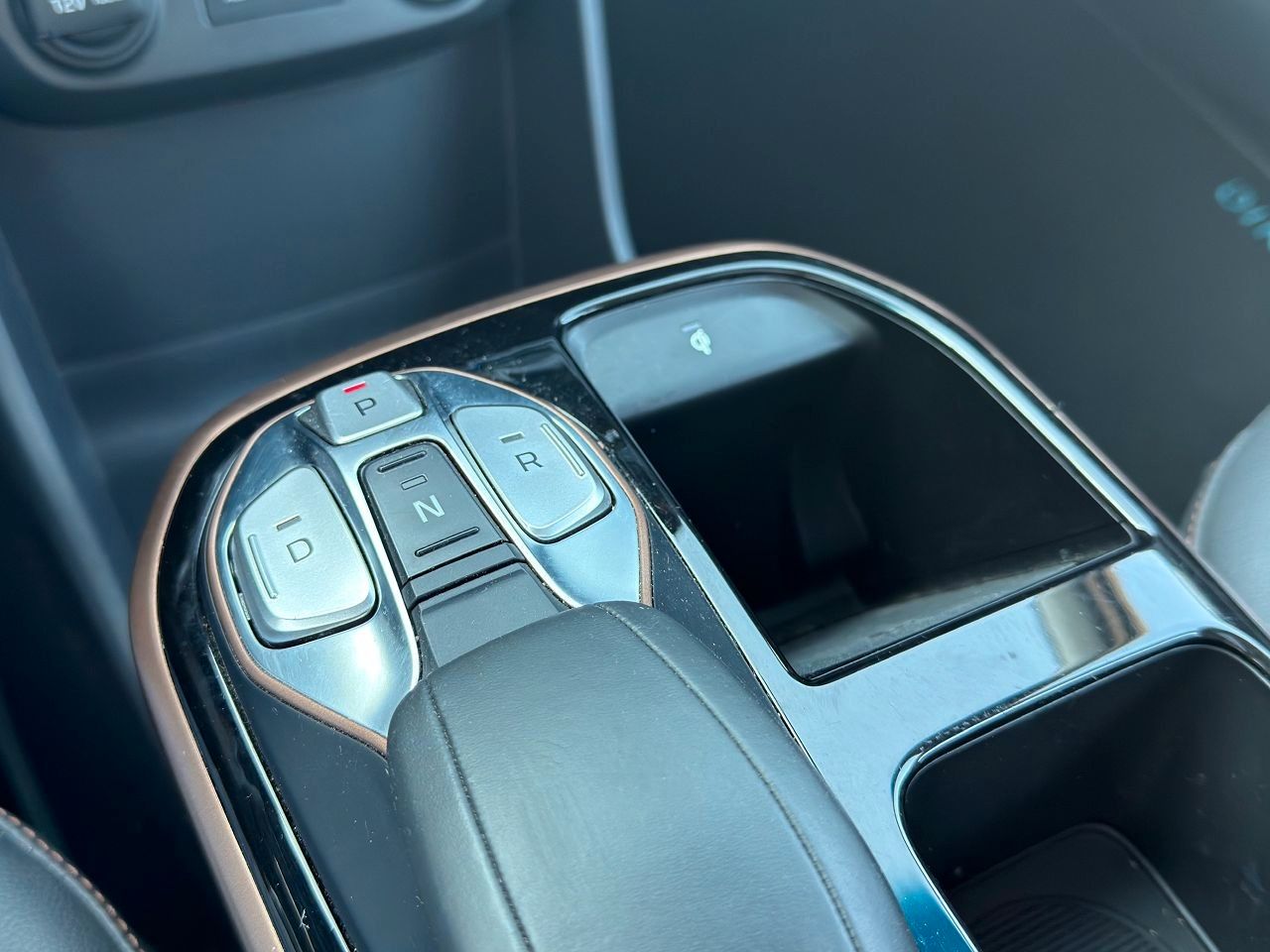 Fahrzeugabbildung Hyundai IONIQ EV Premium *Schiebedach*Totwinkel*ACC*LED*