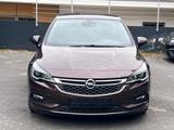 Opel Astra K Lim. 5-trg. Active - Opel Astra mit Benzin-Antrieb: Kleinwagen