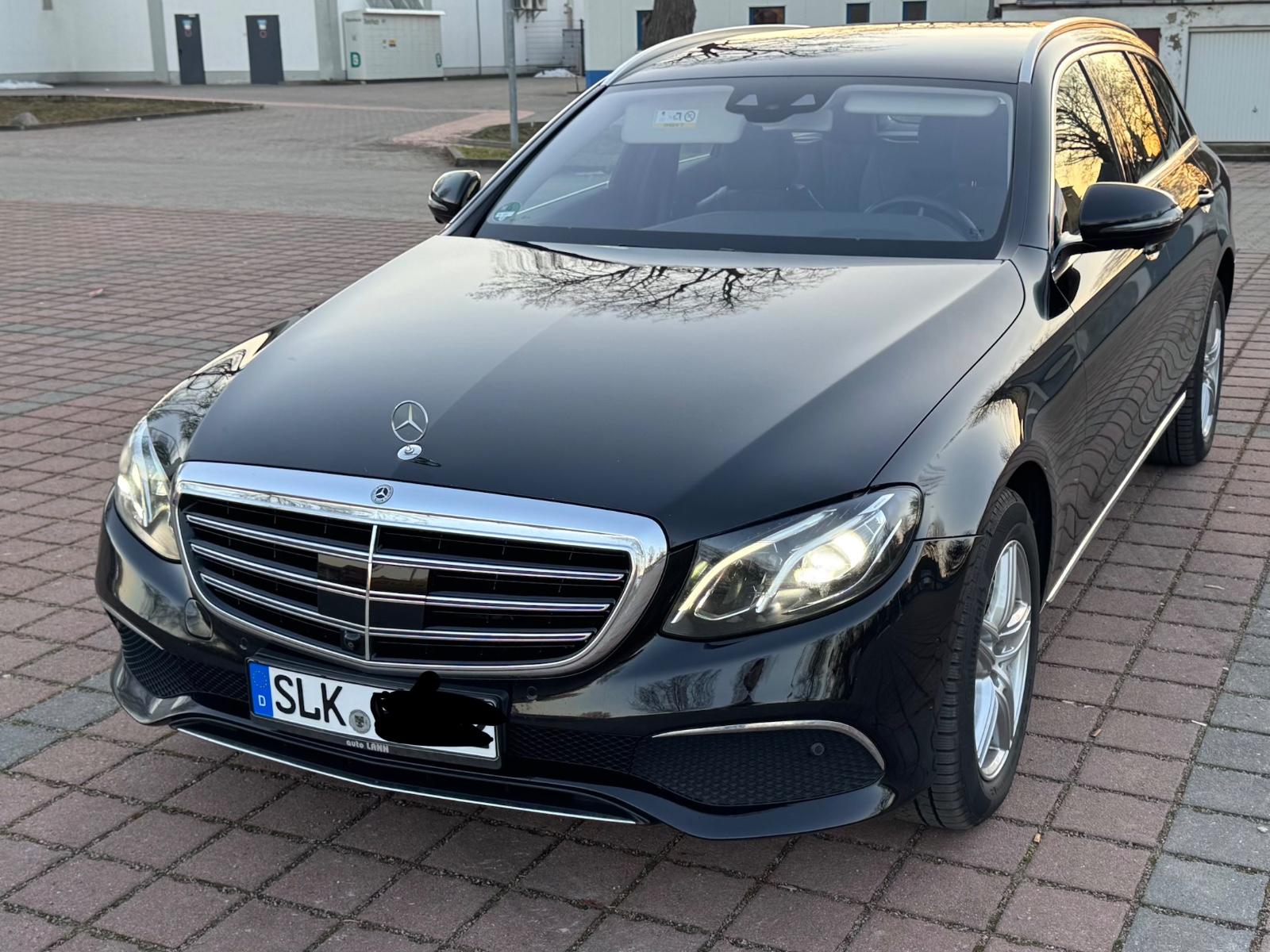 Mercedes-Benz E 220/4-Matik/TOP ZU/360cam/Luxury/8Fach Bereift