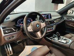 Fahrzeugabbildung BMW 730 d xDrive *M-SPORTPAKET* (3D-CAM/SOFT/HUD/SHA