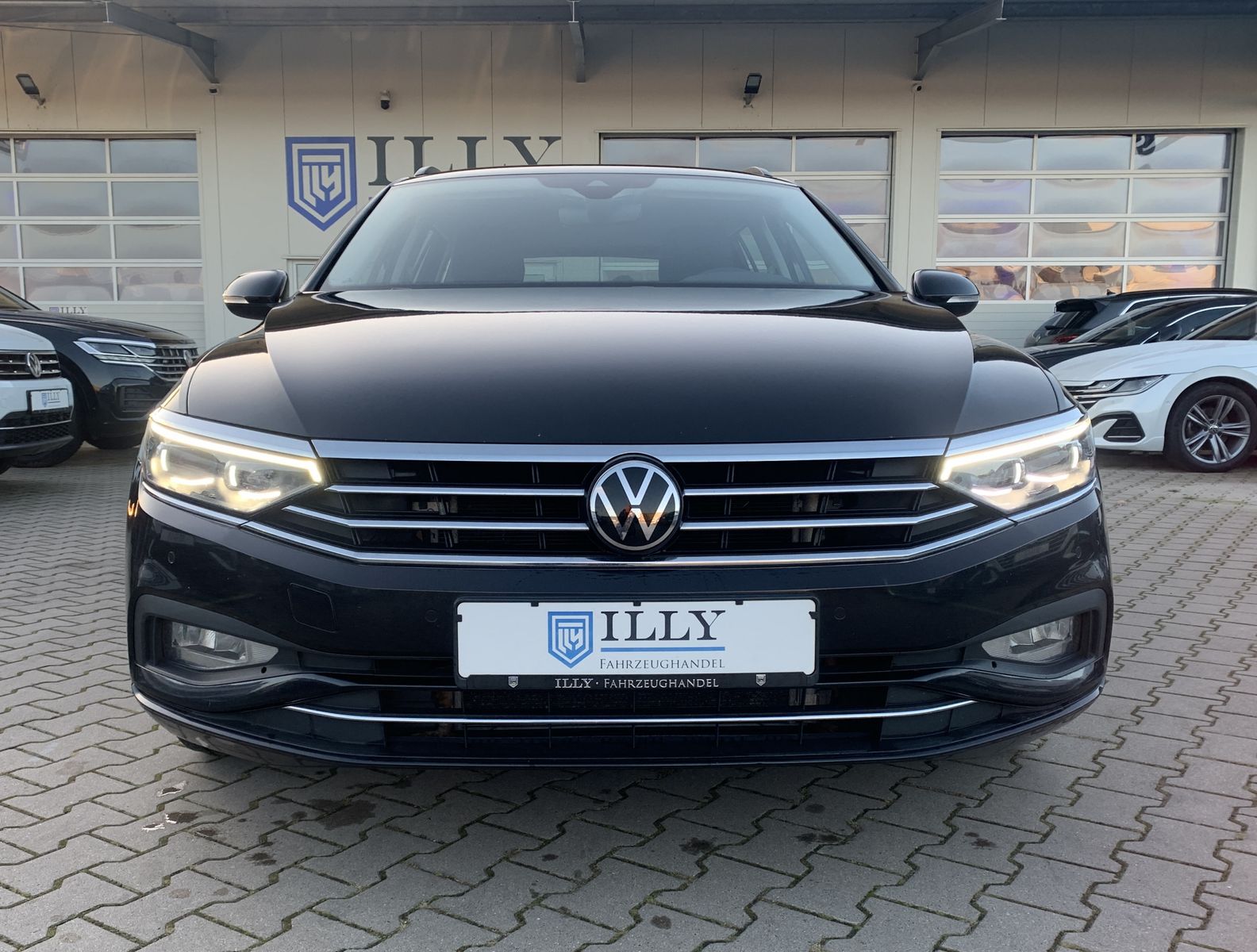 Fahrzeugabbildung Volkswagen Passat Variant 2.0 TDI*LED-Matrix*Cam*ACC*Side*