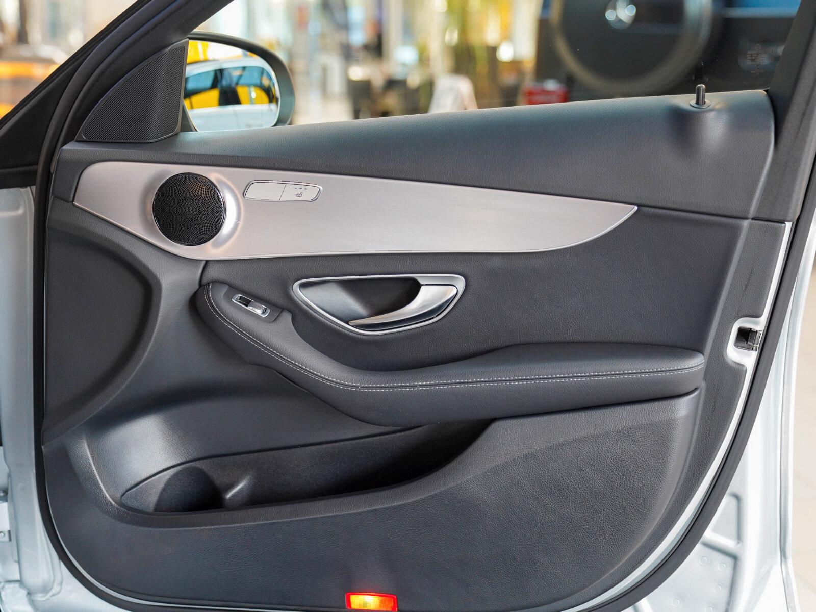Mercedes-Benz C 180 T AVANTGARDE CarPlay Ambientebeleuchtung