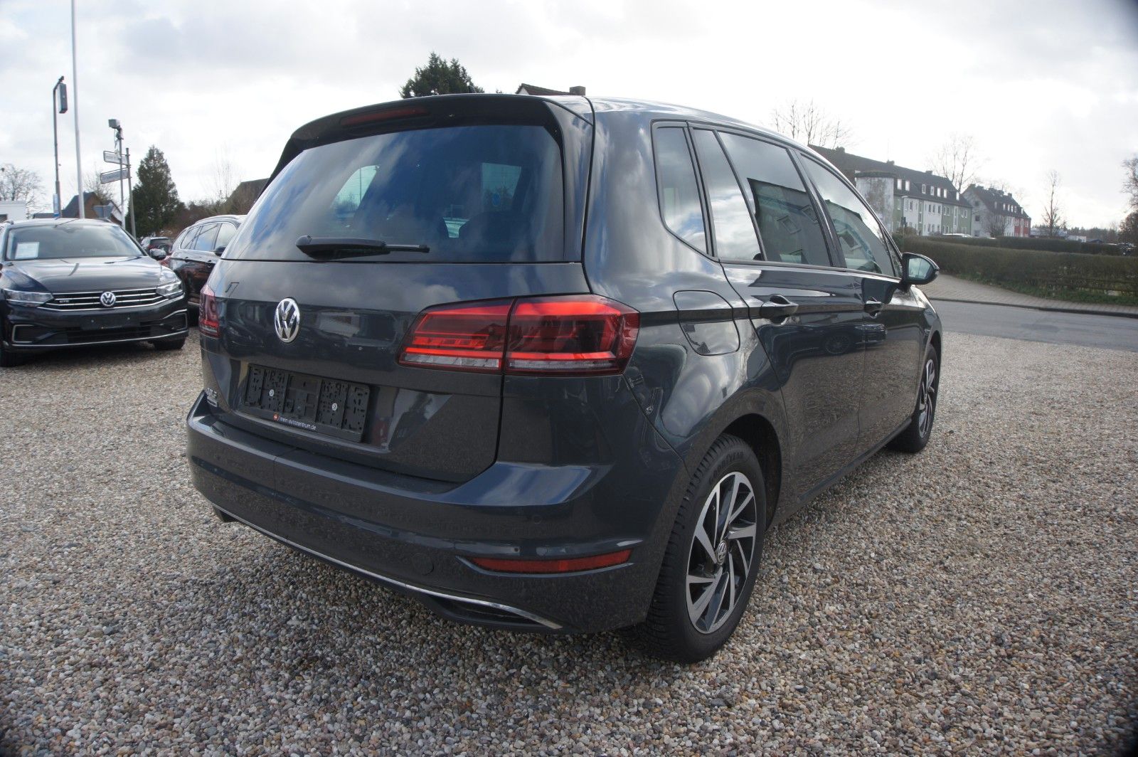 Fahrzeugabbildung Volkswagen Golf Sportsvan VII Join  ahk navi sh pdc