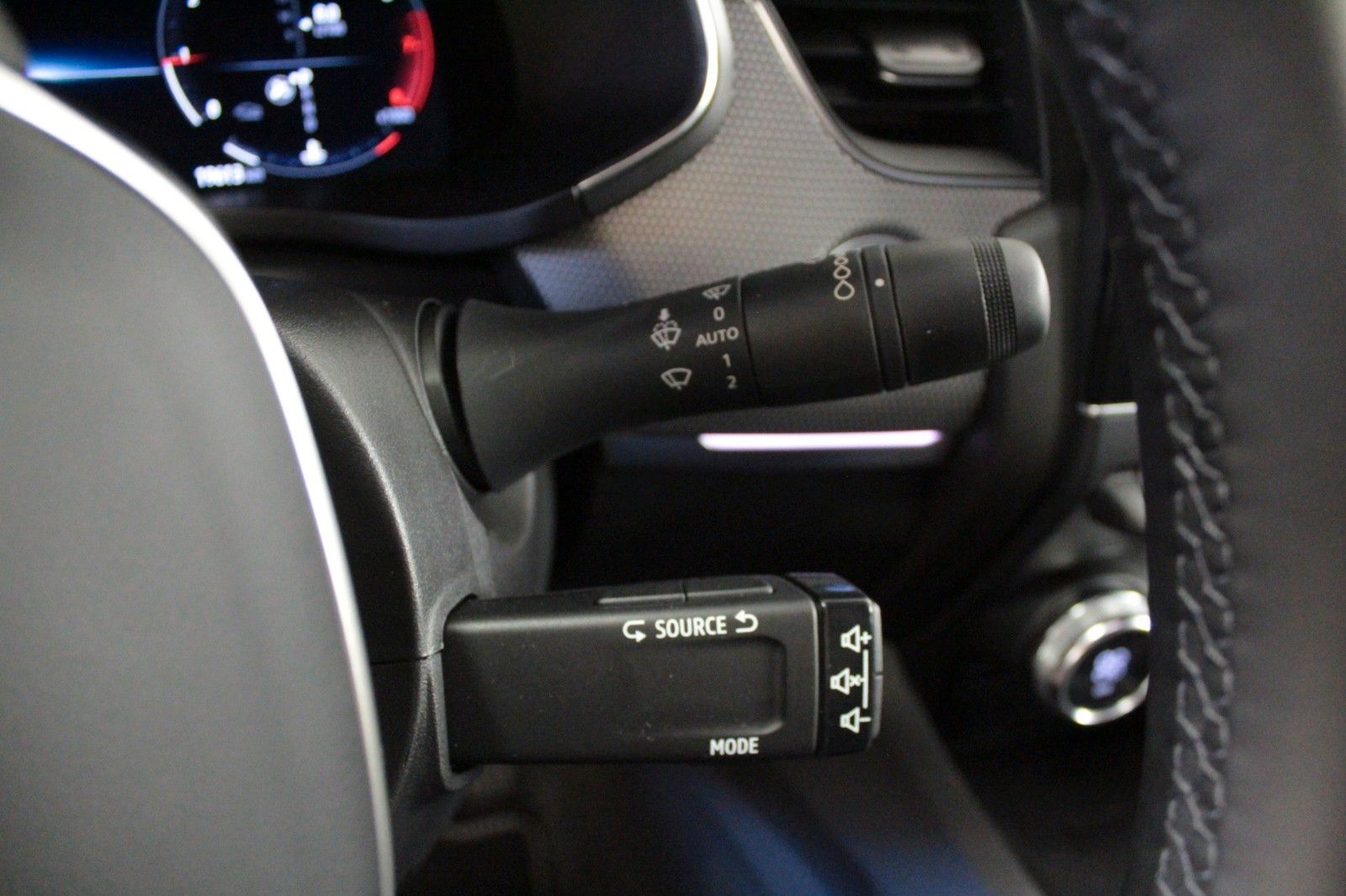 Fahrzeugabbildung Renault Arkana Mild Hybrid 140 EDC Techno*Winterpaket*