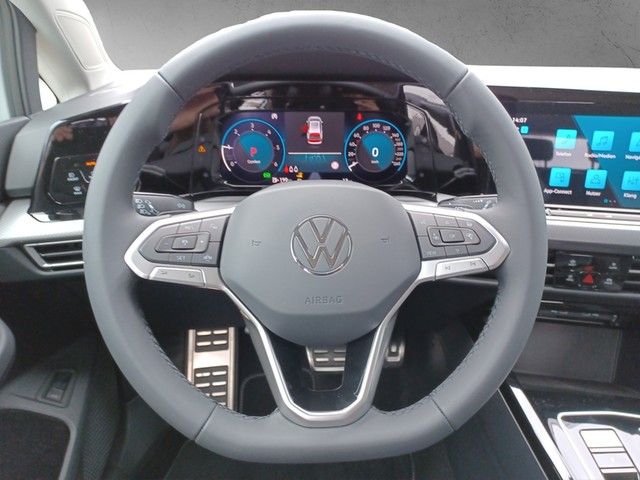 Fahrzeugabbildung Volkswagen Golf VIII Variant TDI Alltrack 4Mo DSG Navi Matr