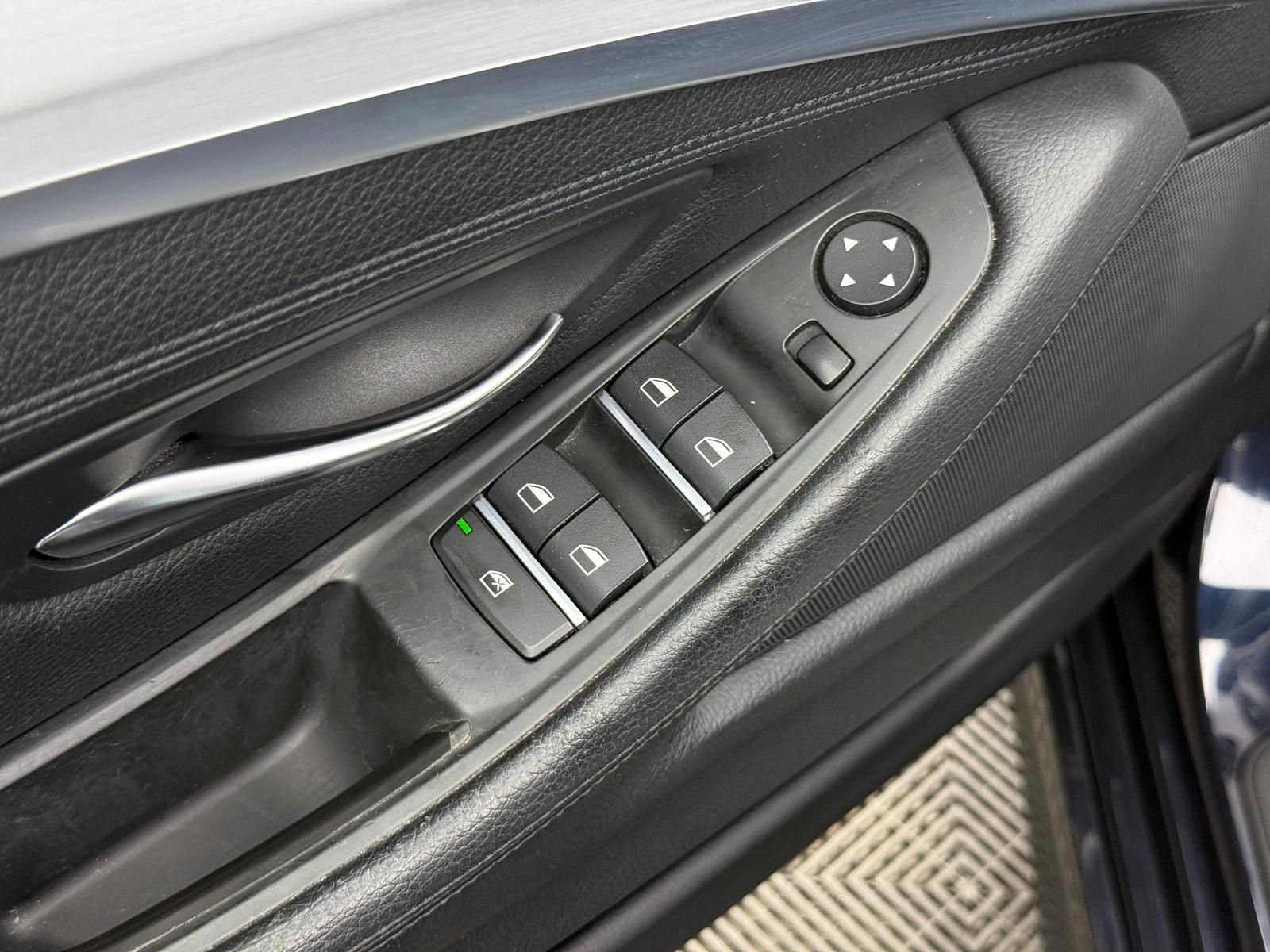 Fahrzeugabbildung BMW d M-PAKET/AUTOMATIK/SHADDOW/LED/AMBIENTE/PDC/NAV