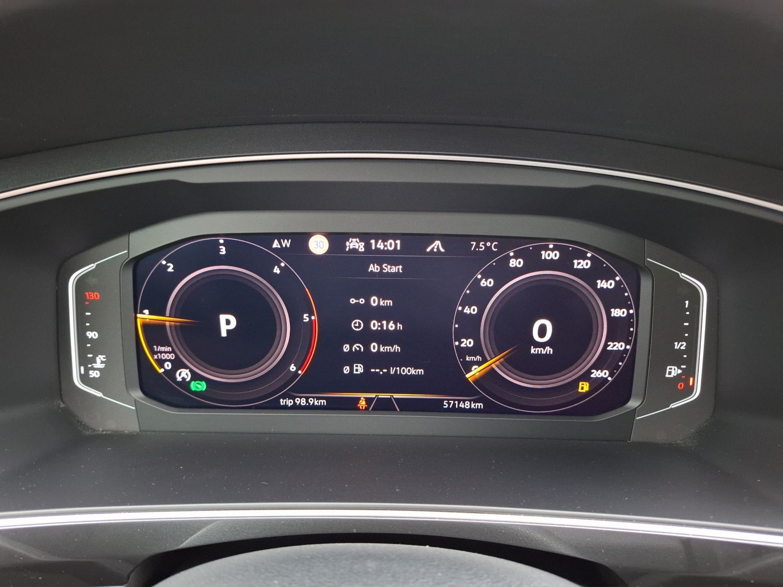 Fahrzeugabbildung Volkswagen Tiguan TDI Elegance DSG 4M Standhzg. Matrix Navi