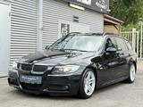 BMW 330i Touring M PAKET *2-HAND*PANO*NAVI*XENON* - BMW 330 mit Benzin-Antrieb: Kombi, M 330i Paket