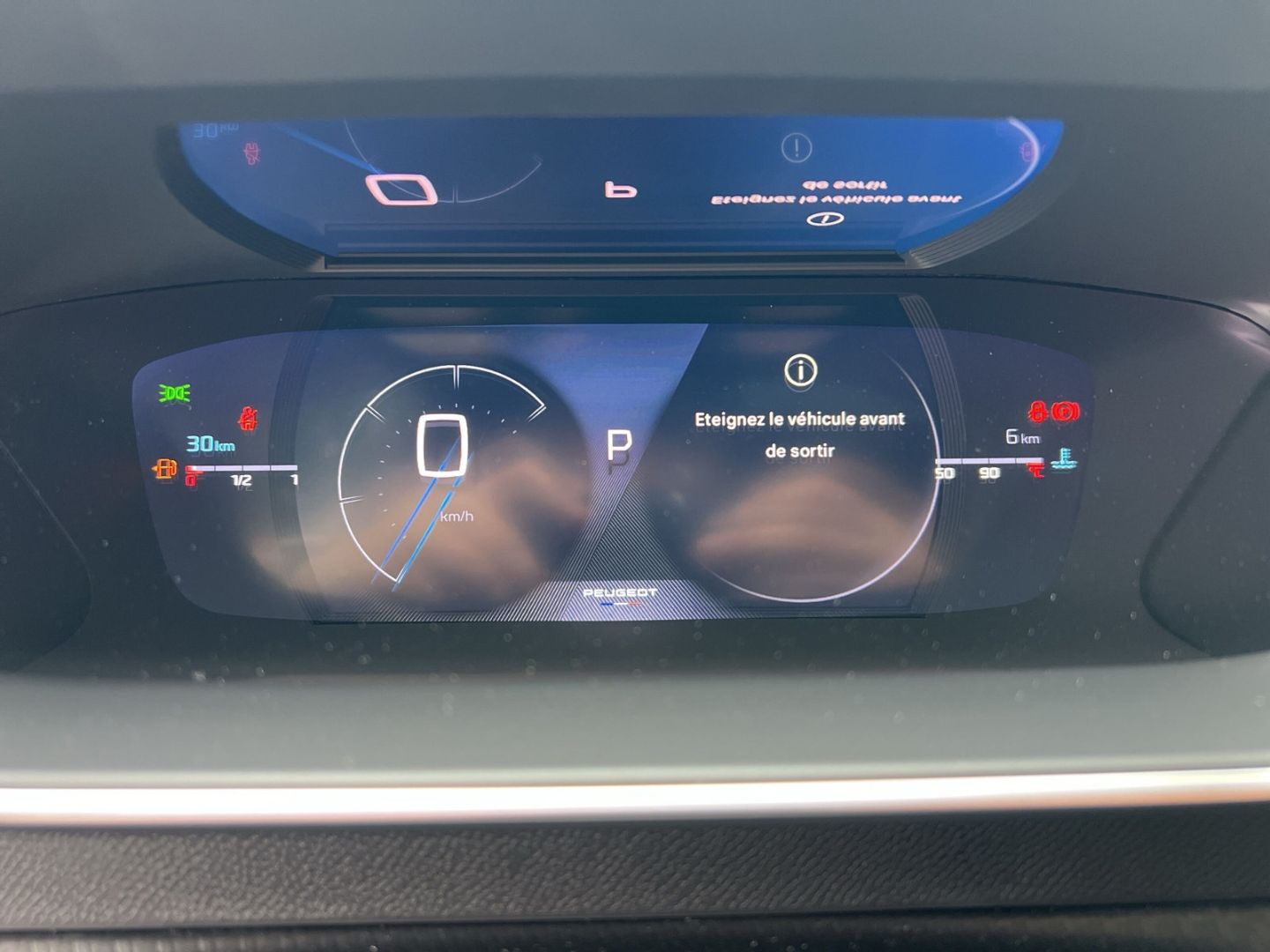 Fahrzeugabbildung Peugeot 2008 GT HYBRID 145 e-DSC6 El. Panodach Navi ACC
