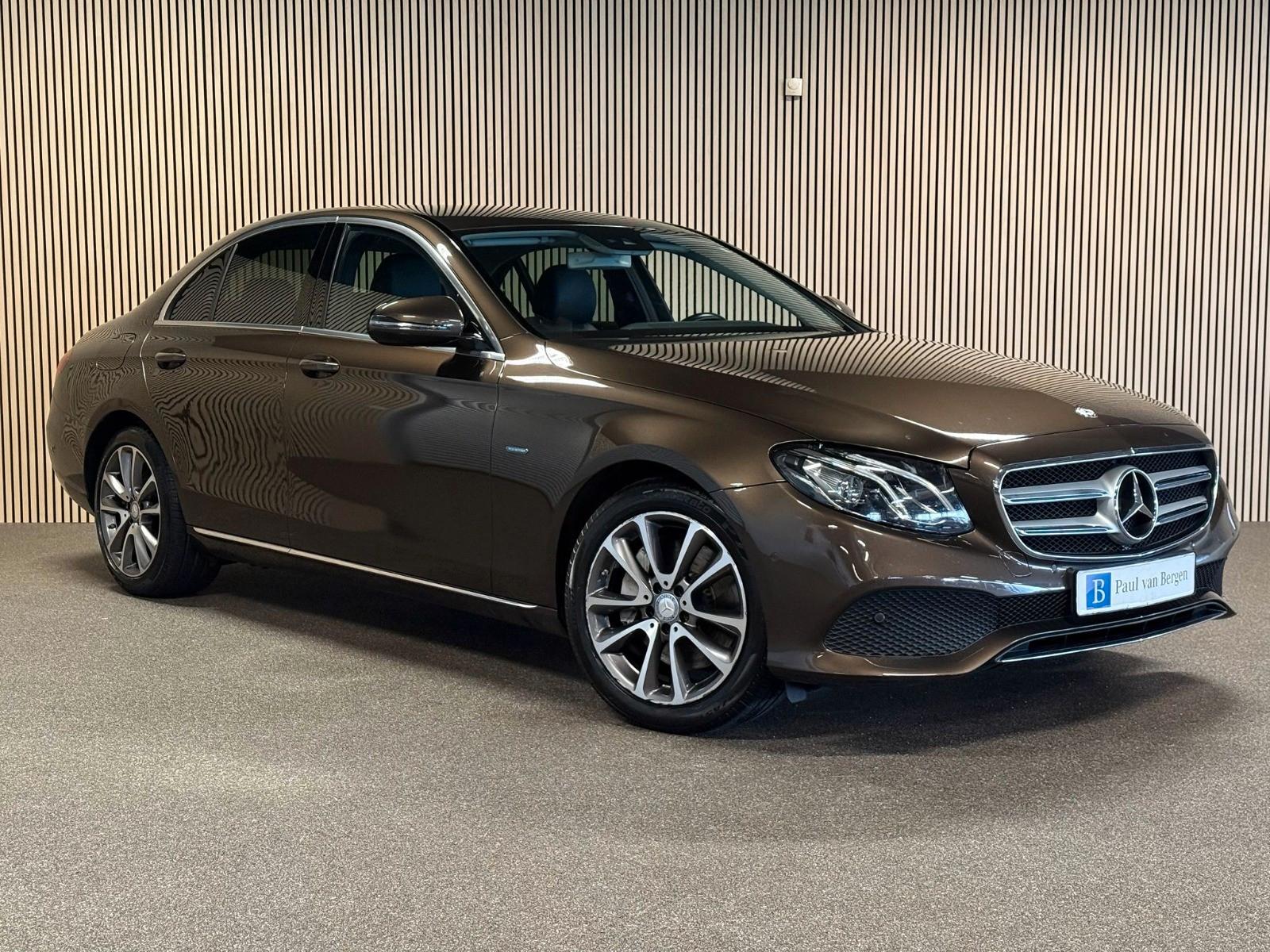 Mercedes-Benz E 350e Avantgarde-WIDESREEN-AIRMATIC-AHK