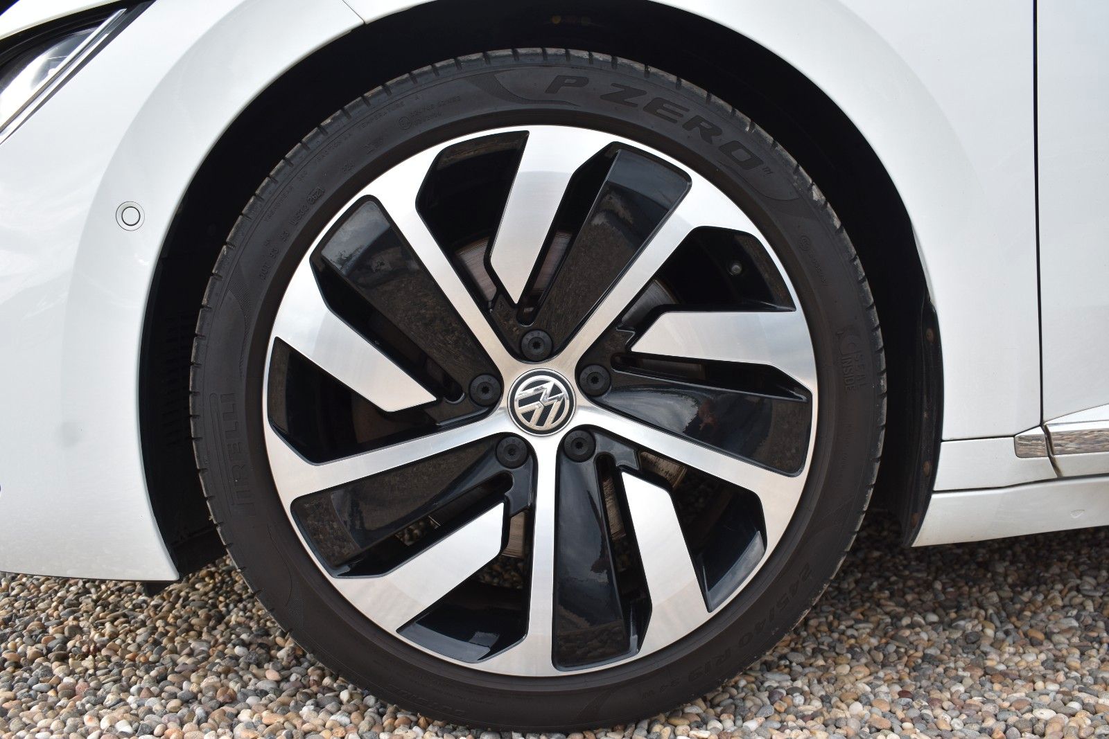 Fahrzeugabbildung Volkswagen Arteon R-Line 4Motion PANO/AHK/STH/MASAGE/DYNAUD