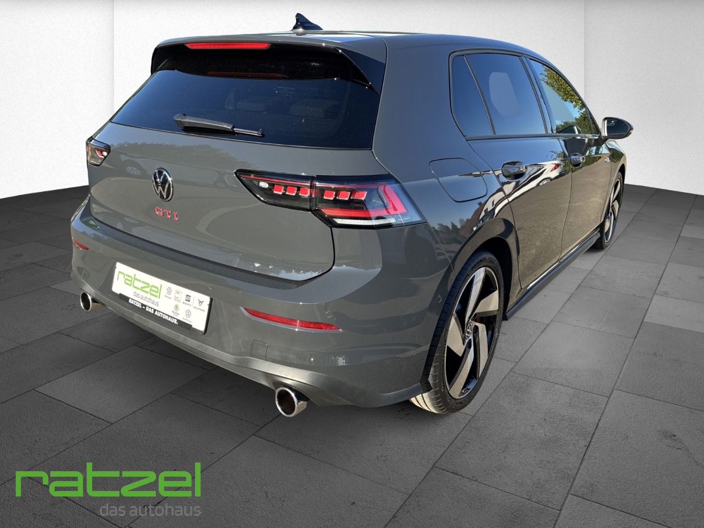 Fahrzeugabbildung Volkswagen Golf GTI Business Paket+Black Style+IQ.Light+AHK