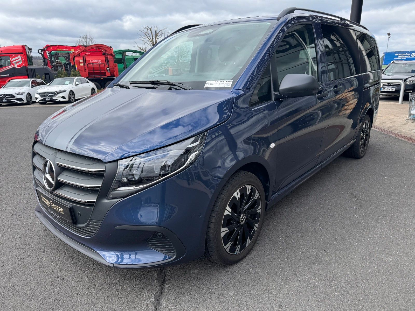 Fahrzeugabbildung Mercedes-Benz Vito 119 CDI Tourer Select DISTRONIC LED AHK2,5t