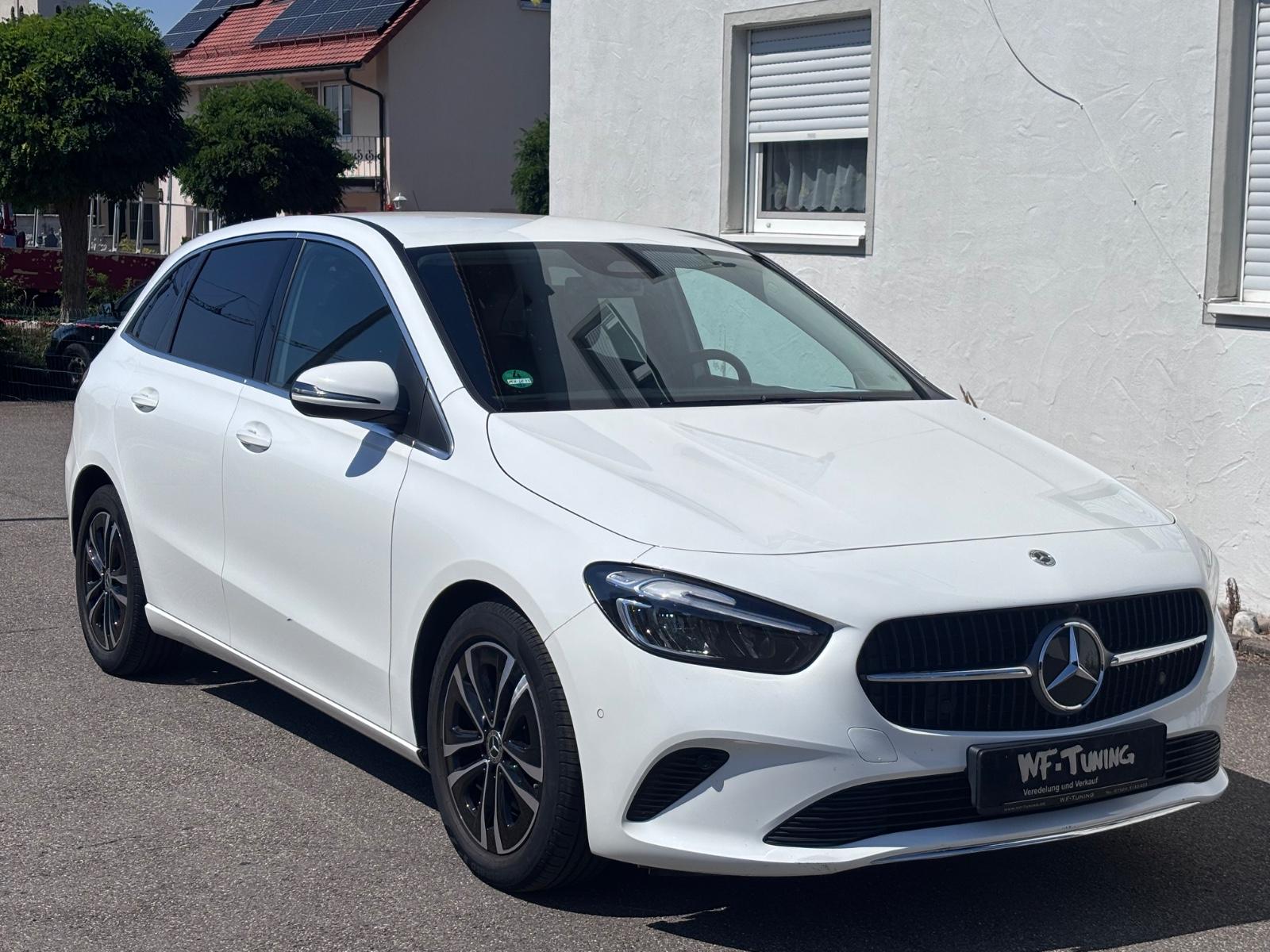 Mercedes-Benz B 200 Navi+Teilleder*Digital*MB100 02/28*