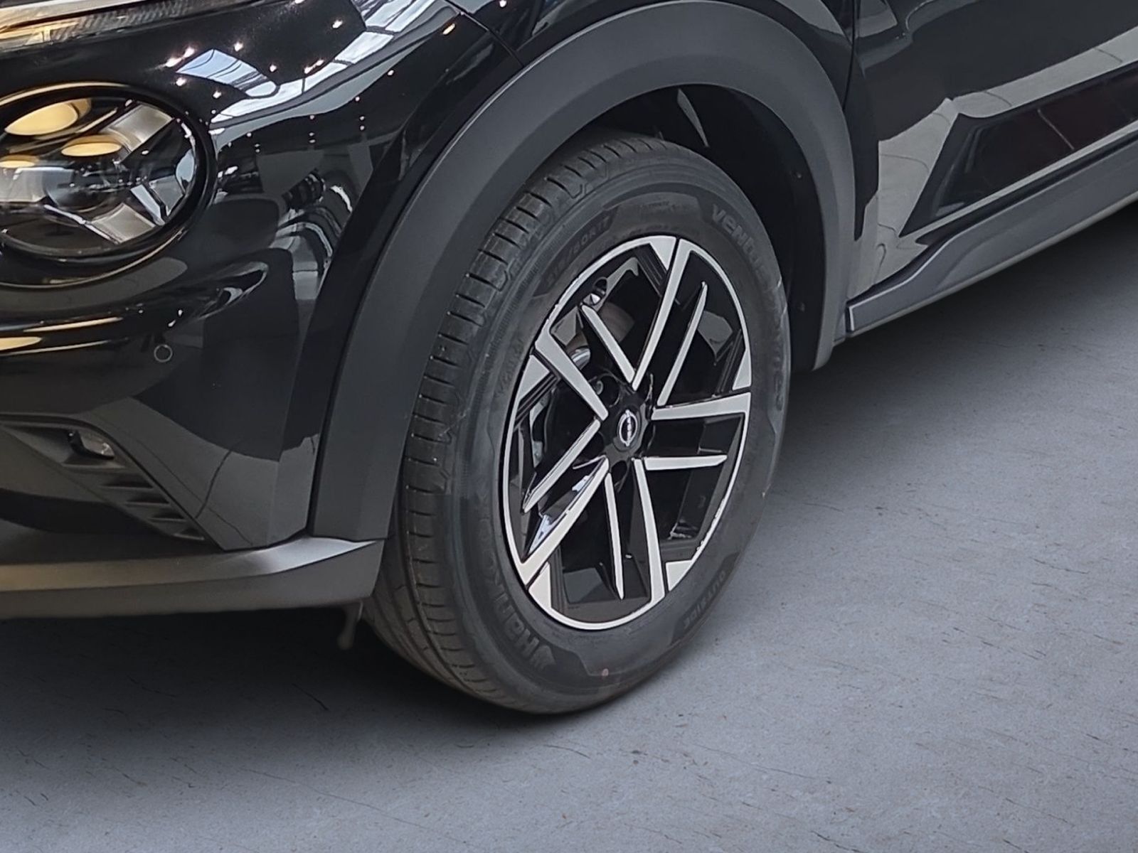 Fahrzeugabbildung Nissan Juke 1.0 DIG-T N-Connecta 114 PS Handschalter *S