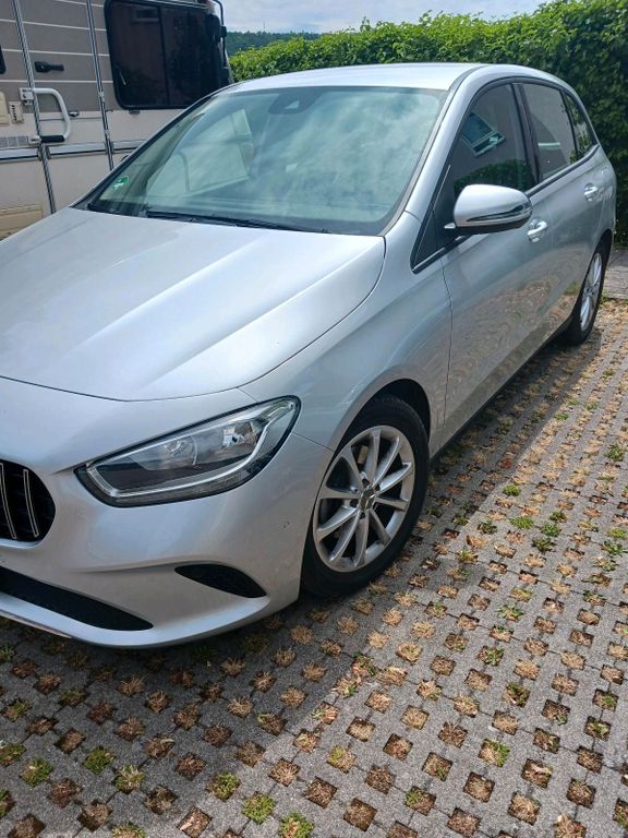 Image of Mercedes-Benz B 180