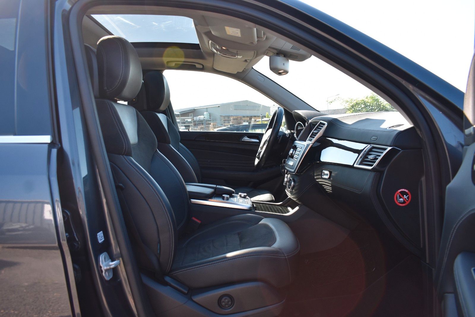 Fahrzeugabbildung Mercedes-Benz ML 350 CDI Display Fond H&K AHK Pano Softclose