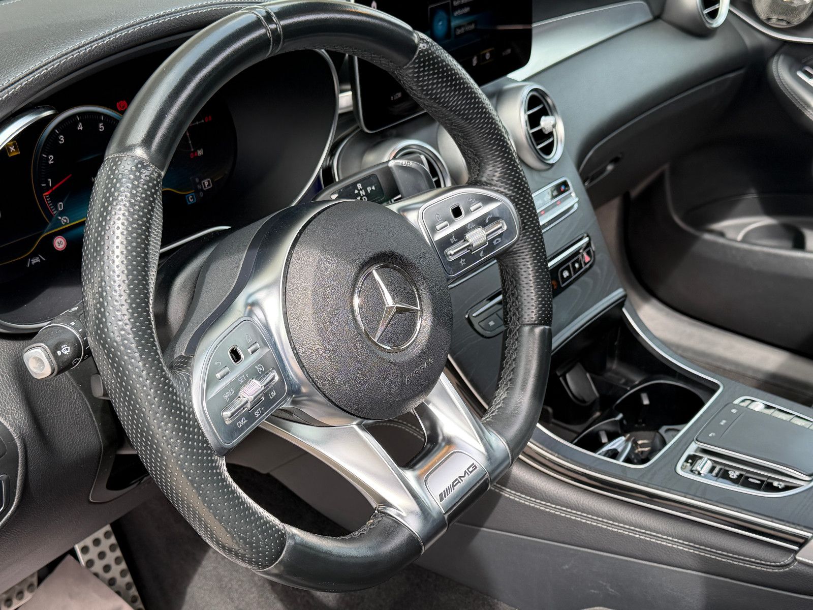 Fahrzeugabbildung Mercedes-Benz GLC 63 AMG Coupe/MBUX/Ambiente/Schiebedach/Kam/