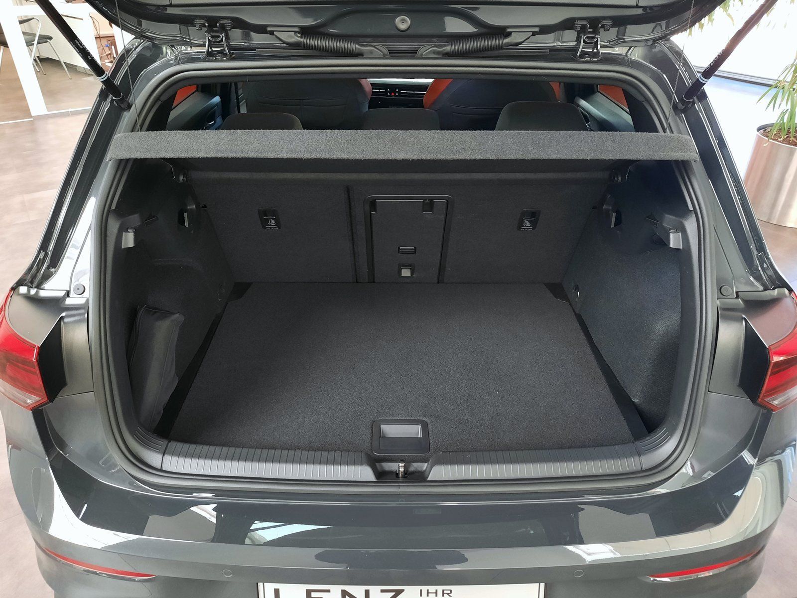 Fahrzeugabbildung Volkswagen Golf GTI *LED*PDC*Sitzhzg*App*ACC*DAB*LaneAssist