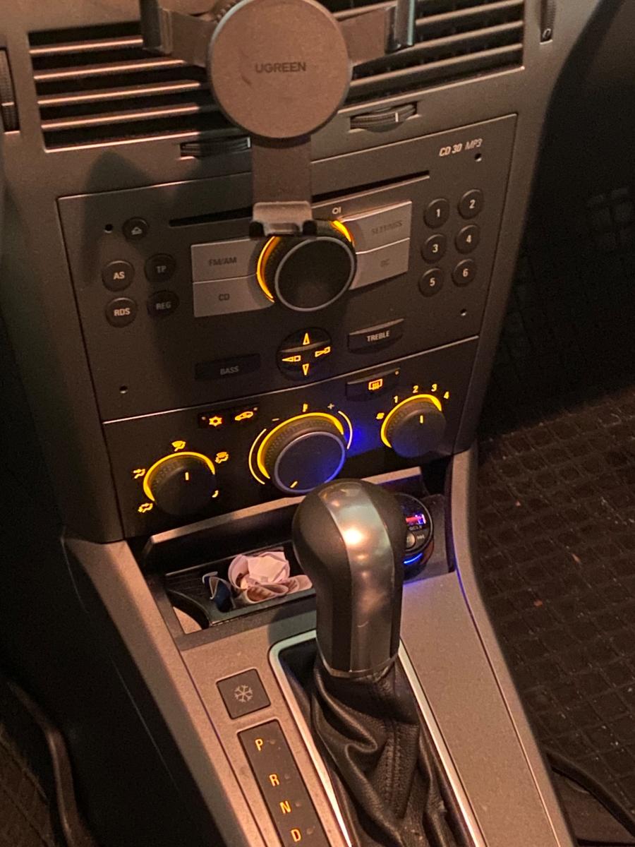 Opel Astra 2004 — photo 11