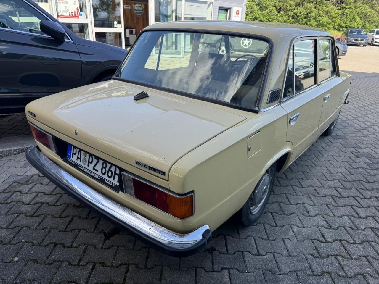 Fahrzeugabbildung SEAT 124 Especial 1430 H-Kennzeichen