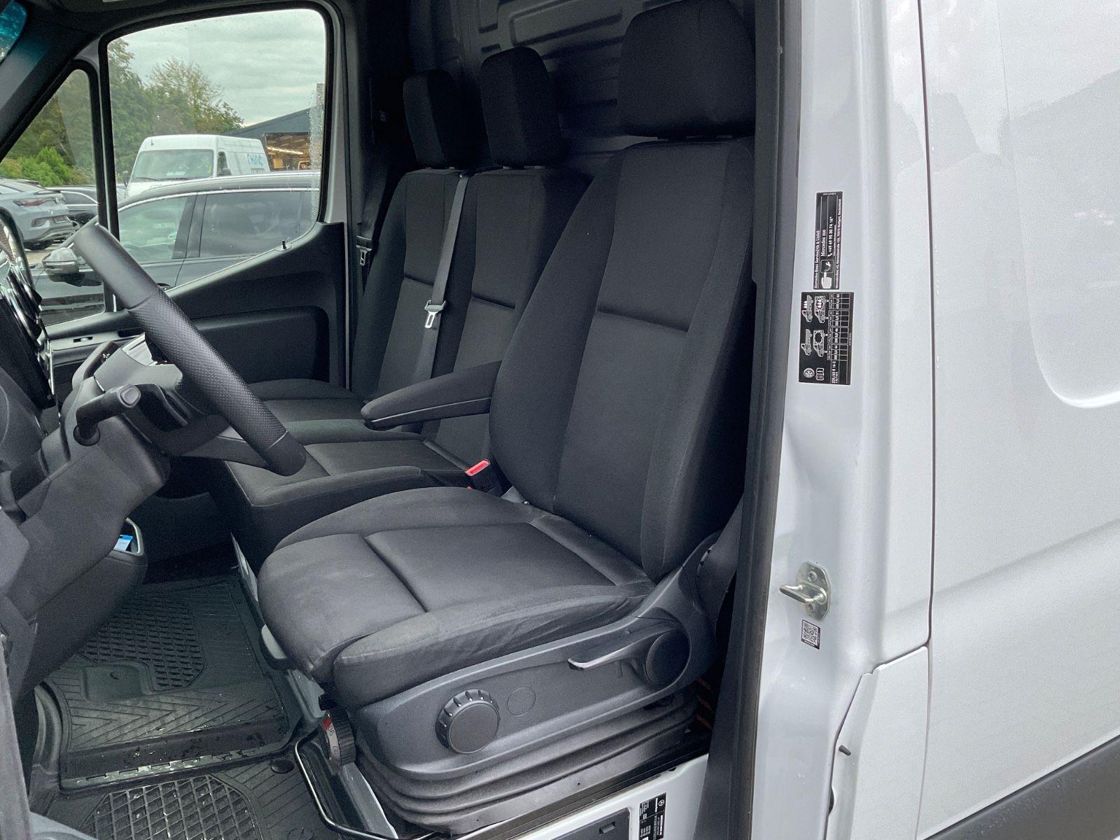 Fahrzeugabbildung Mercedes-Benz Sprinter 317 CDI,3.5T,L2 H2,Auto,Kamera,Navi,LED