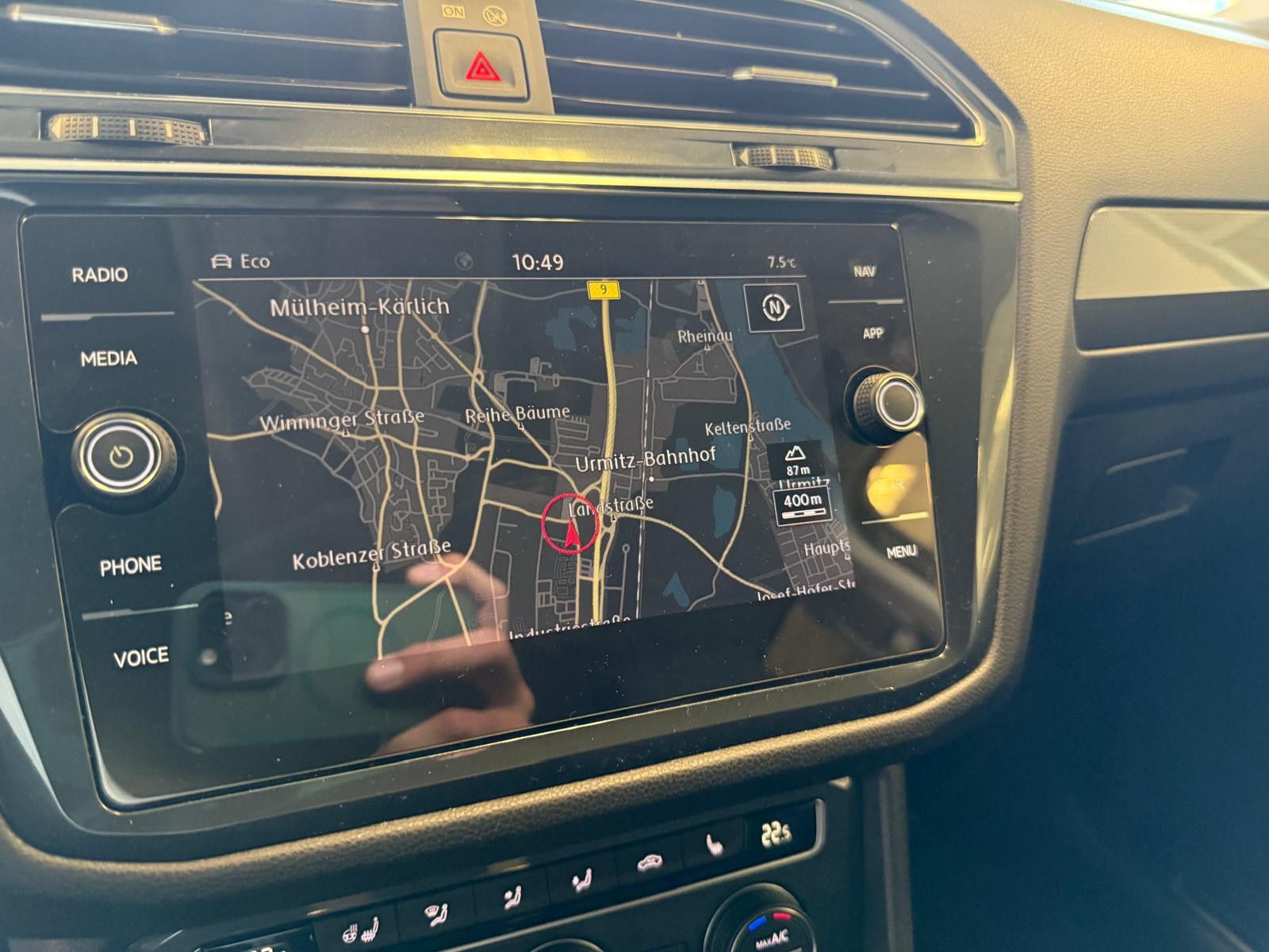 Fahrzeugabbildung Volkswagen Tiguan Allspace IQ.DRIVE/1. Hand / Navi /Digital