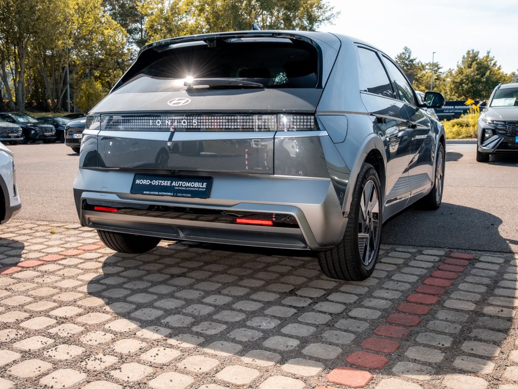 Fahrzeugabbildung Hyundai IONIQ 5 UNIQ 84 kWh Leder Sitzklima Park-Paket