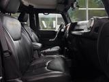Jeep Wrangler Unlimited Sahara Aut., Wenig KM - Jeep Wrangler: Schwarz