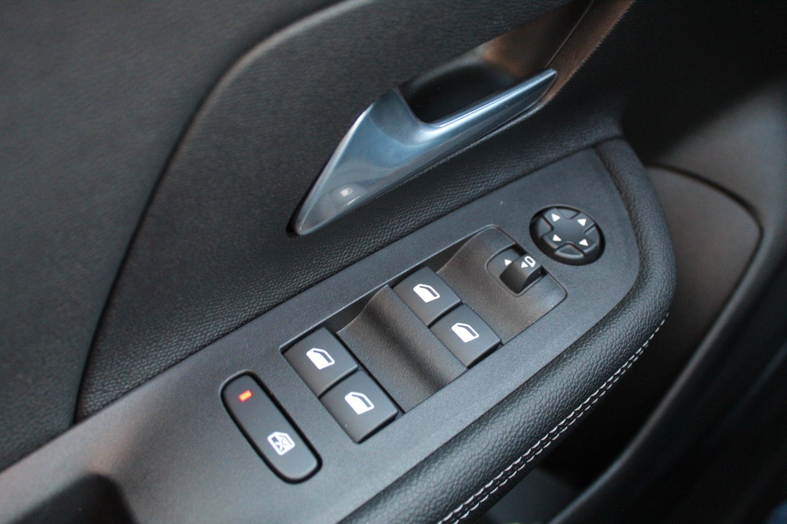 Fahrzeugabbildung Opel Mokka Ultimate*Kamera*Sitzh*DAB