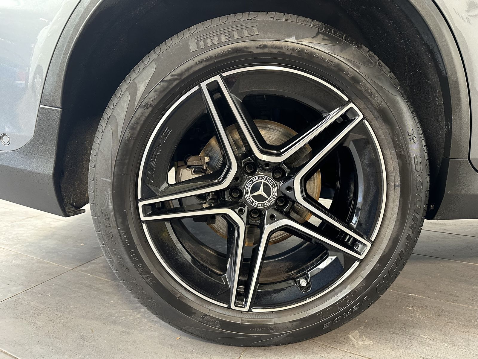 Fahrzeugabbildung Mercedes-Benz GLC 220d 4Matic AMG-Line NAV+LED+AHK+PANO+360°