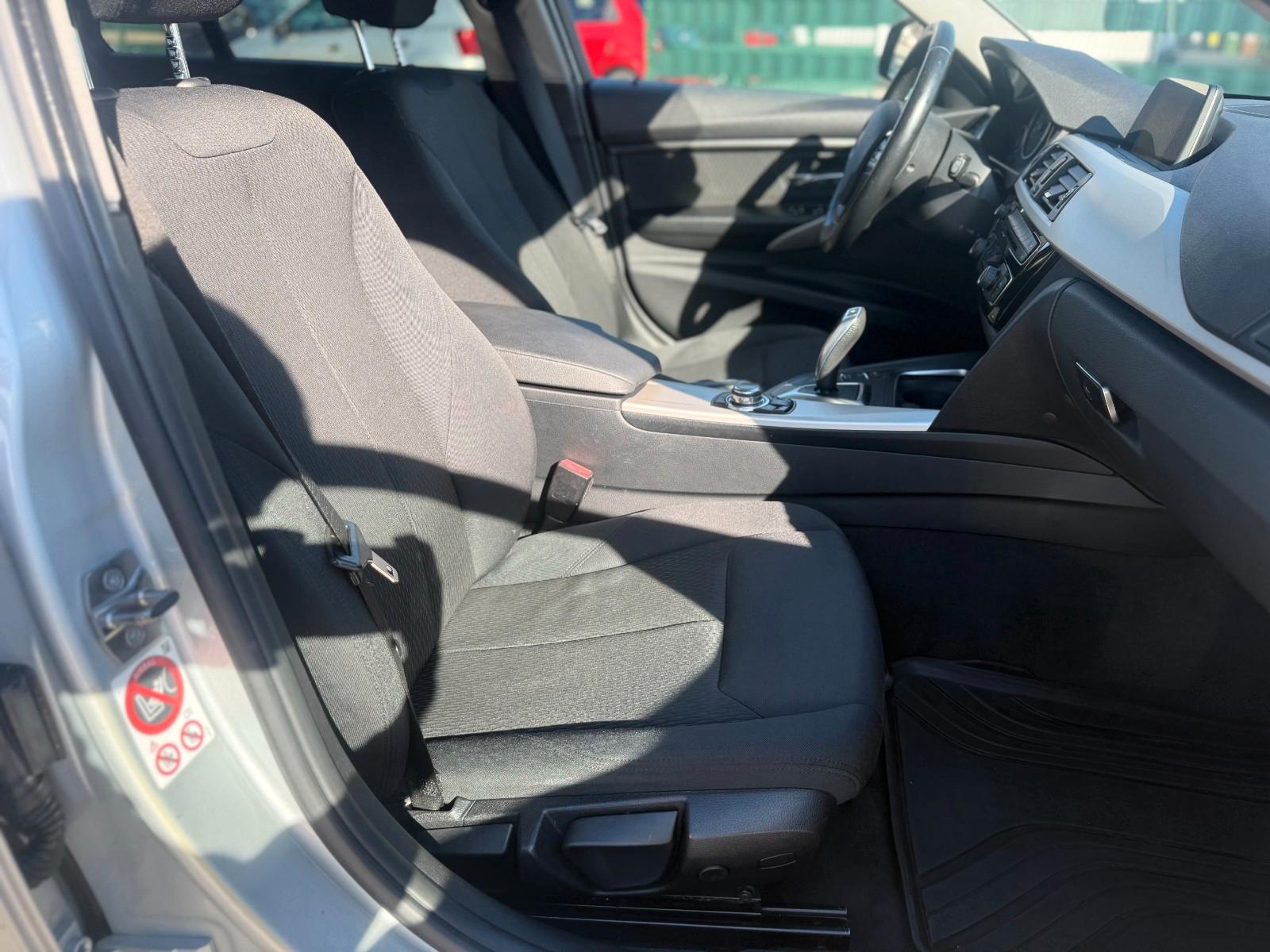 BMW 318 2015 — photo 14