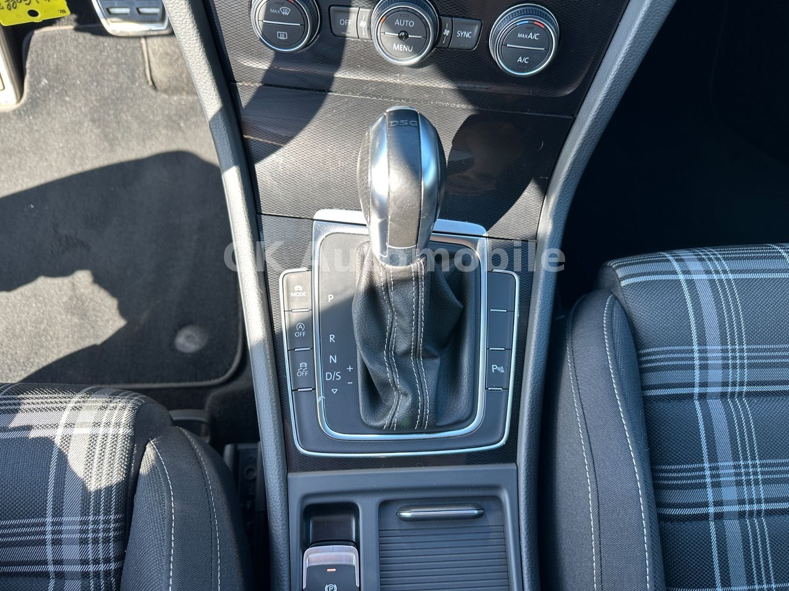 Fahrzeugabbildung Volkswagen Golf VII Lim. GTD BMT/DSG/Navi/Bi-Xenon/PDC