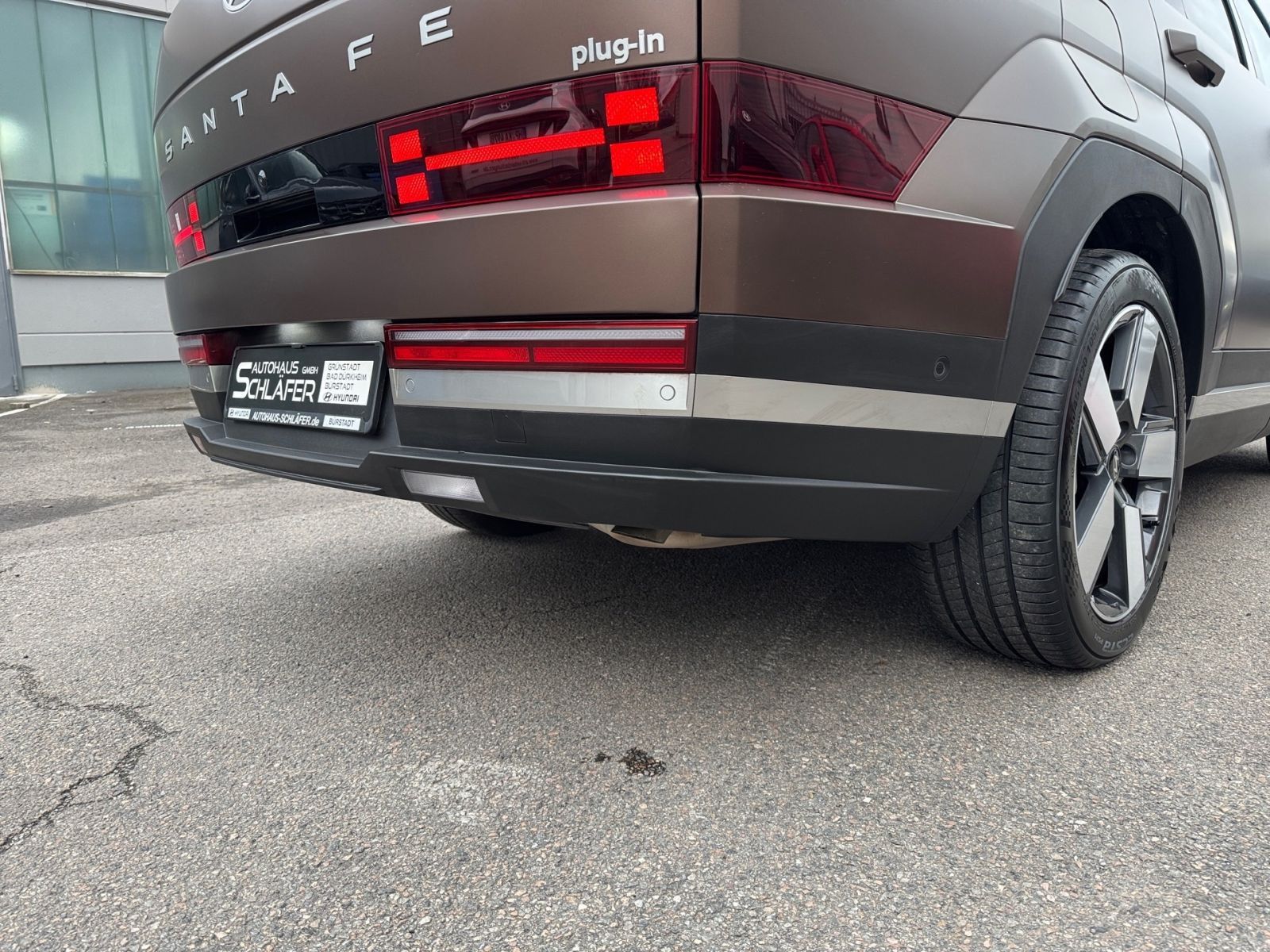 Fahrzeugabbildung Hyundai SANTA FE 1.6T-GDI Signature Plug-In H. 4WD