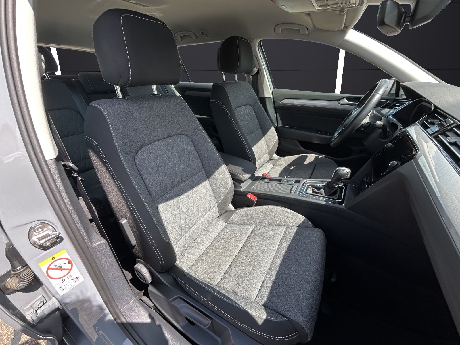 Fahrzeugabbildung Volkswagen Passat Variant TDI Business Matrix Navi ACC AID