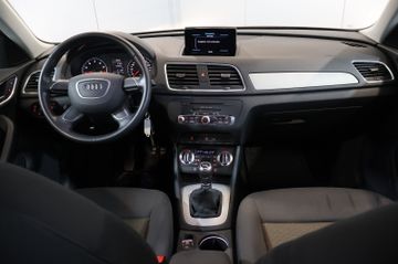 Audi Q3 1.4 TFSI TEMPOMAT+KLIMAAUT.+PDC+17"