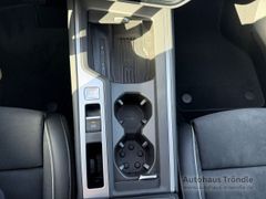 VW Passat Business 2.0 l TDI DSG Bluetooth Navi LED