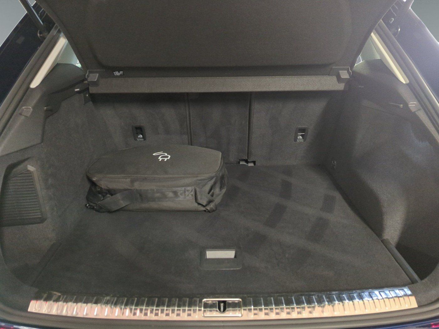 Audi Q3 45 TFSIe S-tronic S line LED NAVI PANO KLIMA foto 22