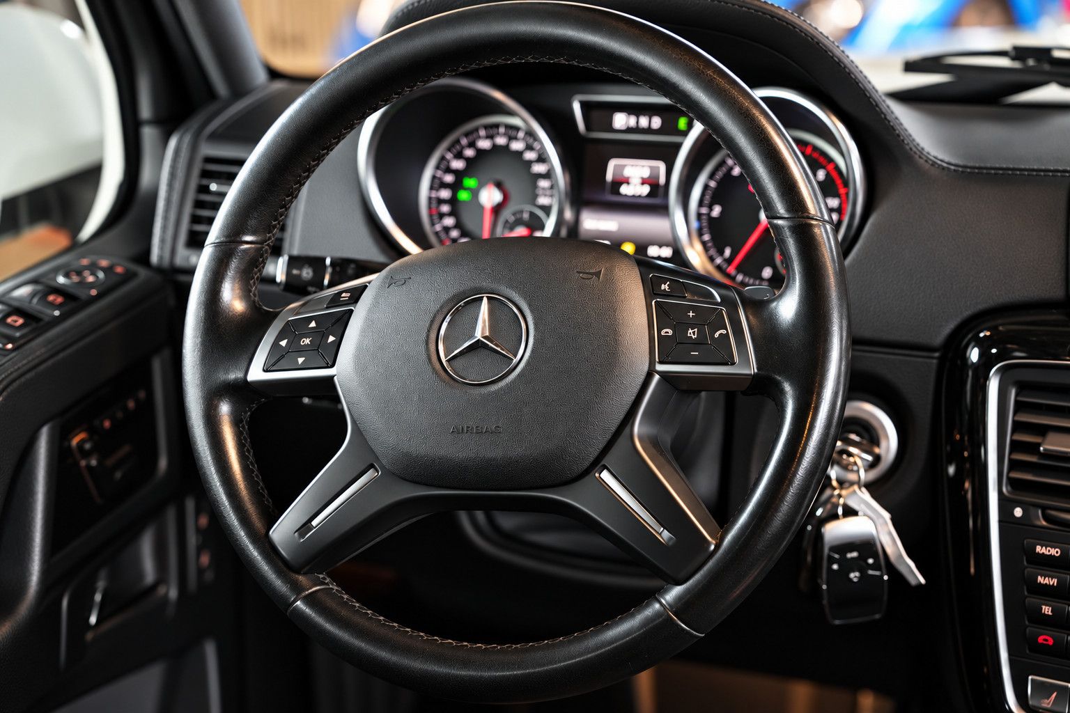 Fahrzeugabbildung Mercedes-Benz G 350 d*AMG*S-Dach*HarmanKardon*Memory*Sitzklima