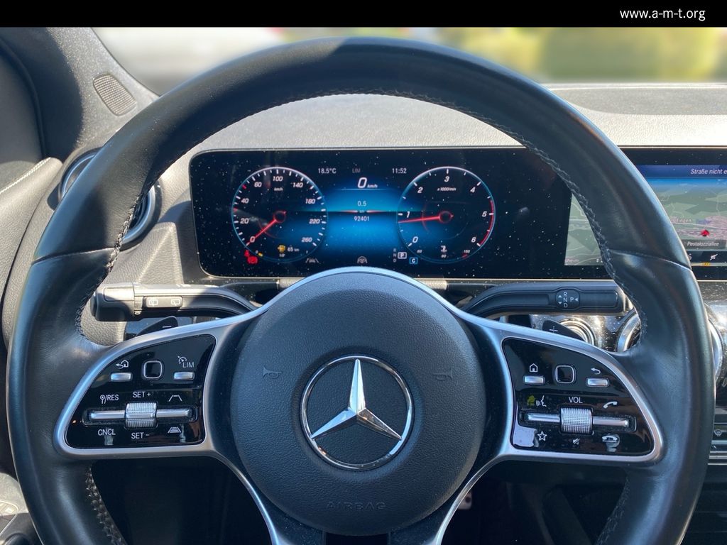 MERCEDES-BENZ B 220