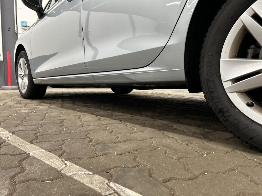 Fahrzeugabbildung Volkswagen Golf VIII Variant TDI Life DSG LED Navi AID HUD