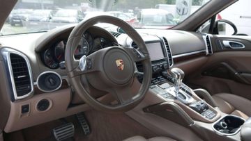 Porsche Cayenne - 12